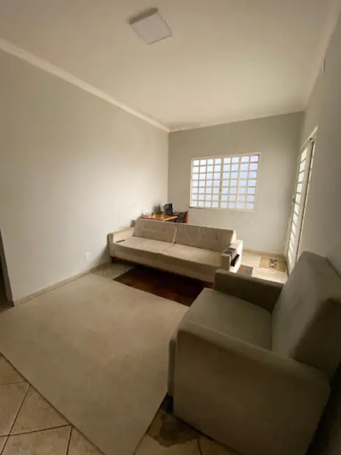 Foto 4 de Casa com 2 quartos à venda, 130m2 em Varginha - MG