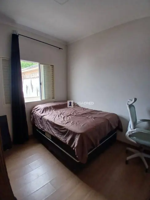 Casa com 3 quartos à venda, 240m2 em Residencial Júlio Alves, Alfenas - MG - imagem 8 Foto 8 de Casa com 3 quartos à venda, 240m2 em Residencial Júlio Alves, Alfenas - MG
