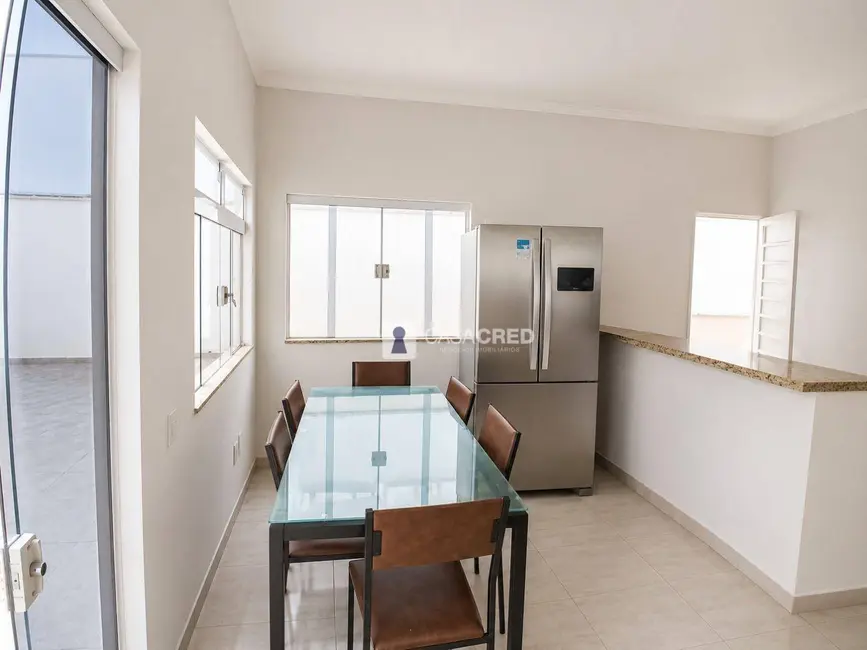Casa com 3 quartos à venda, 240m2 em Residencial Júlio Alves, Alfenas - MG - imagem 6 Foto 6 de Casa com 3 quartos à venda, 240m2 em Residencial Júlio Alves, Alfenas - MG