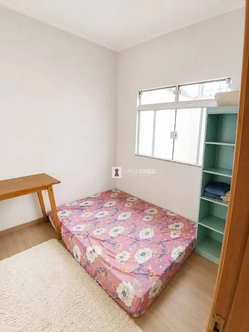 Casa com 3 quartos à venda, 240m2 em Residencial Júlio Alves, Alfenas - MG - imagem 2 Foto 2 de Casa com 3 quartos à venda, 240m2 em Residencial Júlio Alves, Alfenas - MG