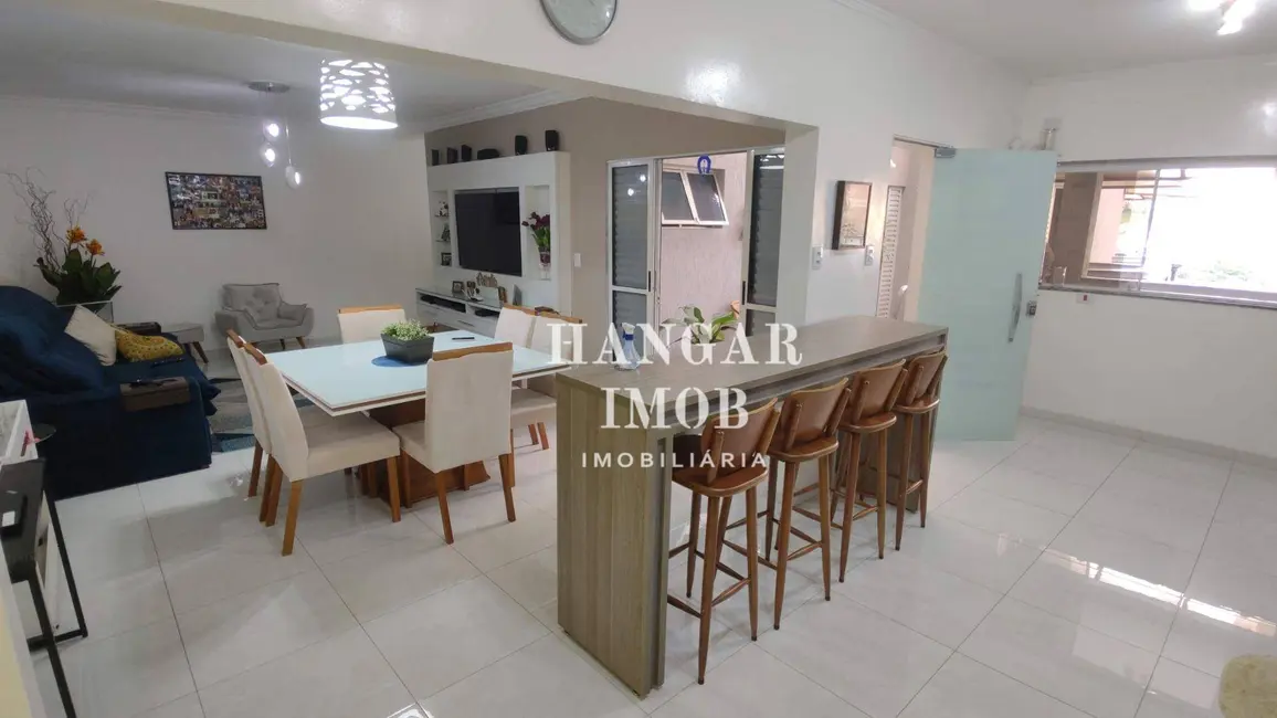 Foto 3 de Casa com 3 quartos à venda, 211m2 em Jardim Fernandes, São Paulo - SP