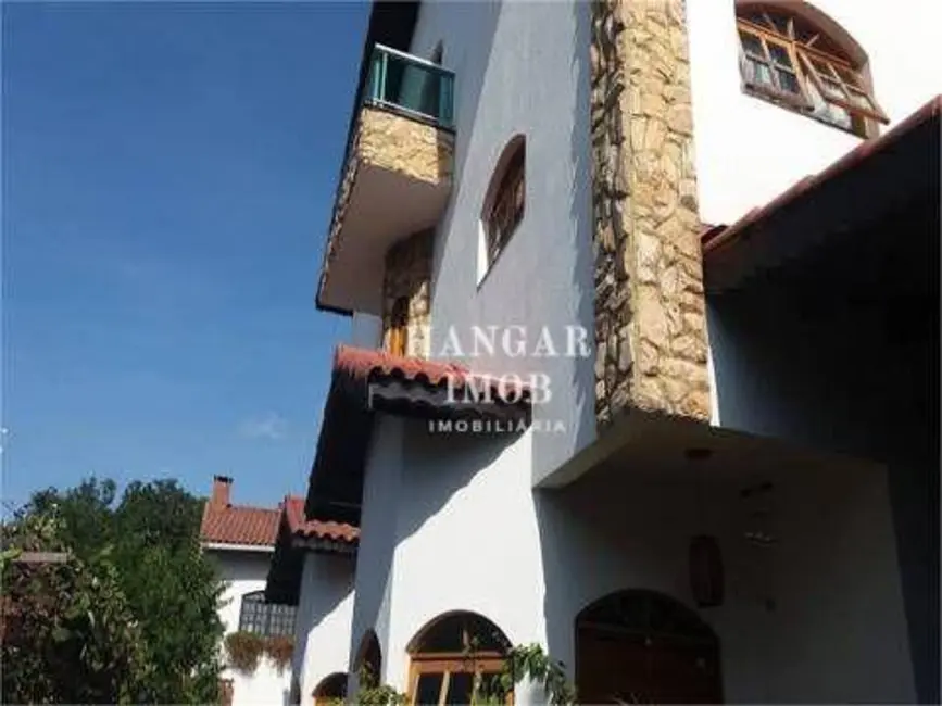 Foto 2 de Casa com 3 quartos à venda, 430m2 em Jardim Triana, São Paulo - SP
