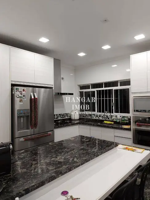 Foto 3 de Casa com 3 quartos à venda, 246m2 em Vila Granada, São Paulo - SP