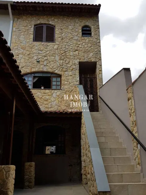 Casa com 3 quartos à venda, 224m2 em Penha de França, São Paulo - SP - imagem 3 Foto 3 de Casa com 3 quartos à venda, 224m2 em Penha de França, São Paulo - SP