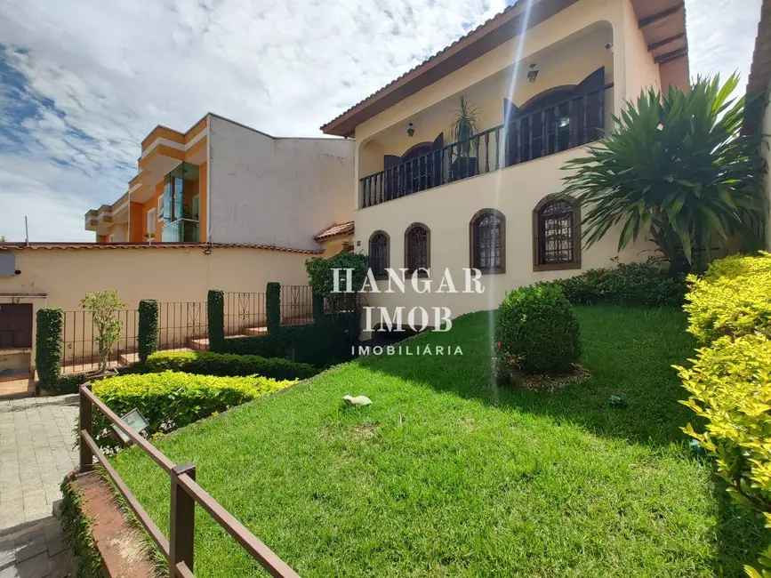 Foto 2 de Casa com 3 quartos à venda, 300m2 em Vila Santana, São Paulo - SP