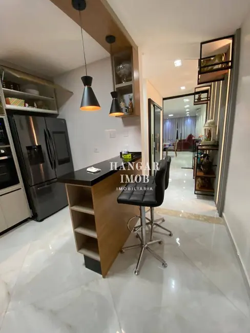 Foto 3 de Casa com 3 quartos à venda, 240m2 em Vila Marieta, São Paulo - SP