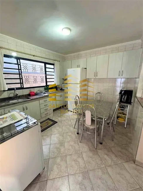 Casa com 4 quartos à venda, 242m2 em Vila Coralina, Bauru - SP - imagem 4 Foto 4 de Casa com 4 quartos à venda, 242m2 em Vila Coralina, Bauru - SP