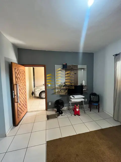 Foto 2 de Casa com 2 quartos à venda, 200m2 em Bauru - SP