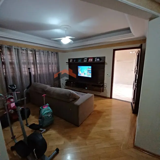 Foto 1 de Casa com 3 quartos à venda, 132m2 em Vila Jardim Celina, Bauru - SP