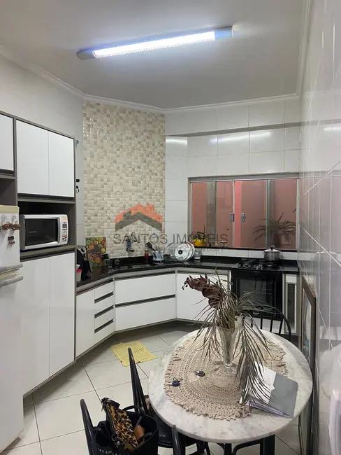 Foto 1 de Casa com 3 quartos à venda, 127m2 em Vila Jardim Celina, Bauru - SP