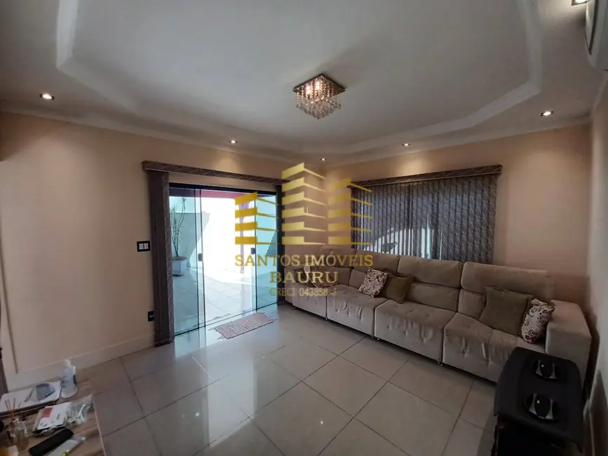 Foto 2 de Casa com 3 quartos à venda, 264m2 em Vila Carmem, Bauru - SP