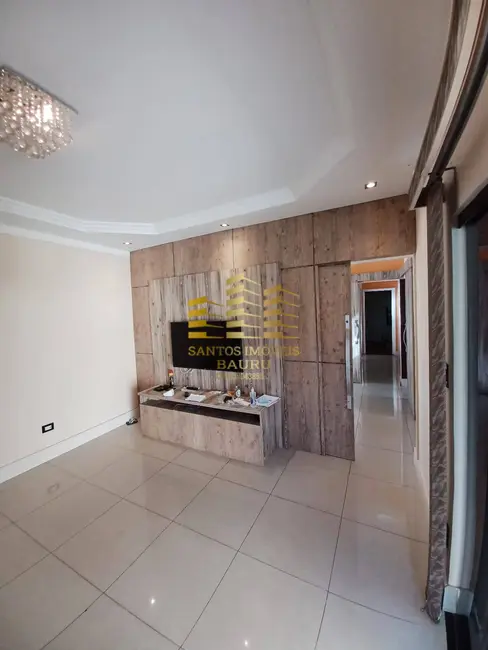 Foto 3 de Casa com 3 quartos à venda, 264m2 em Vila Carmem, Bauru - SP