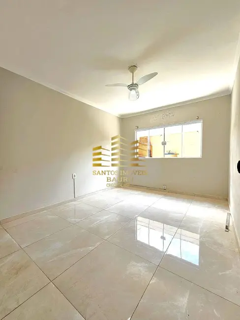 Foto 2 de Sobrado com 4 quartos à venda, 207m2 em Jardim América, Bauru - SP