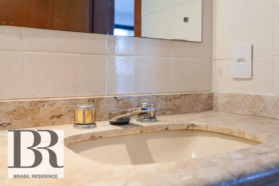 Apartamento com 3 quartos à venda, 184m2 em Aclimação, São Paulo - SP - imagem 4 Foto 4 de Apartamento com 3 quartos à venda, 184m2 em Aclimação, São Paulo - SP