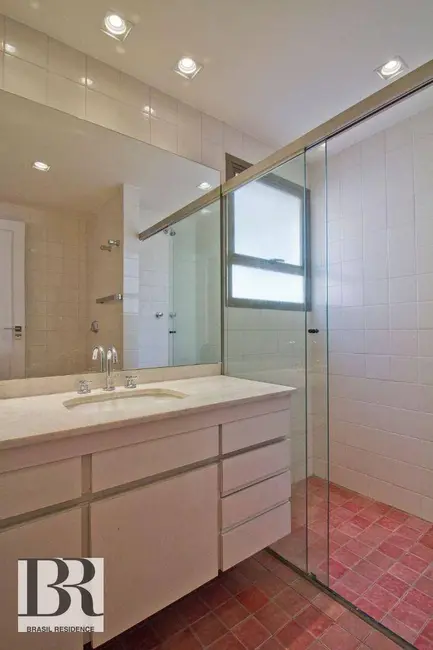 Apartamento com 4 quartos à venda, 149m2 em Moema, São Paulo - SP - imagem 3 Foto 3 de Apartamento com 4 quartos à venda, 149m2 em Moema, São Paulo - SP