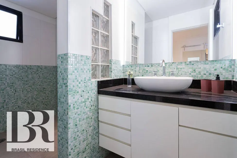 Apartamento com 3 quartos à venda, 120m2 em Moema, São Paulo - SP - imagem 4 Foto 4 de Apartamento com 3 quartos à venda, 120m2 em Moema, São Paulo - SP