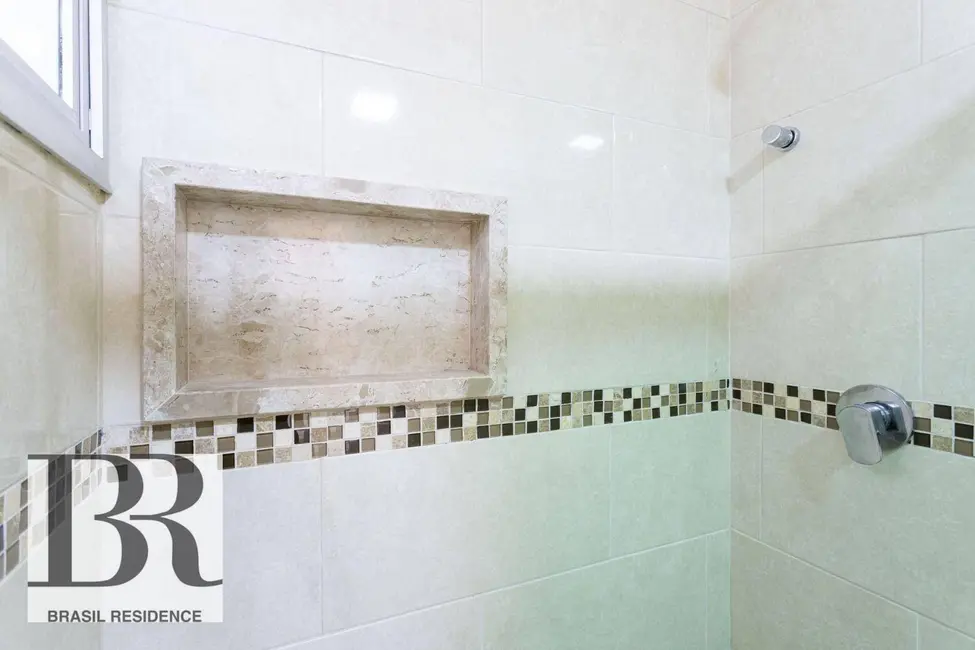 Apartamento com 3 quartos à venda, 113m2 em Moema, São Paulo - SP - imagem 3 Foto 3 de Apartamento com 3 quartos à venda, 113m2 em Moema, São Paulo - SP