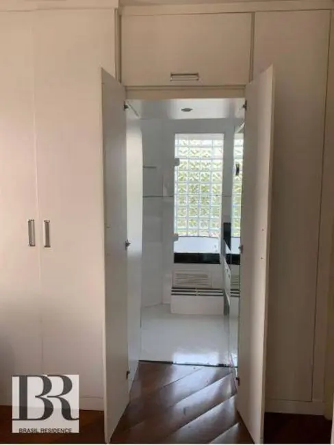 Apartamento com 3 quartos à venda, 117m2 em Aclimação, São Paulo - SP - imagem 5 Foto 5 de Apartamento com 3 quartos à venda, 117m2 em Aclimação, São Paulo - SP