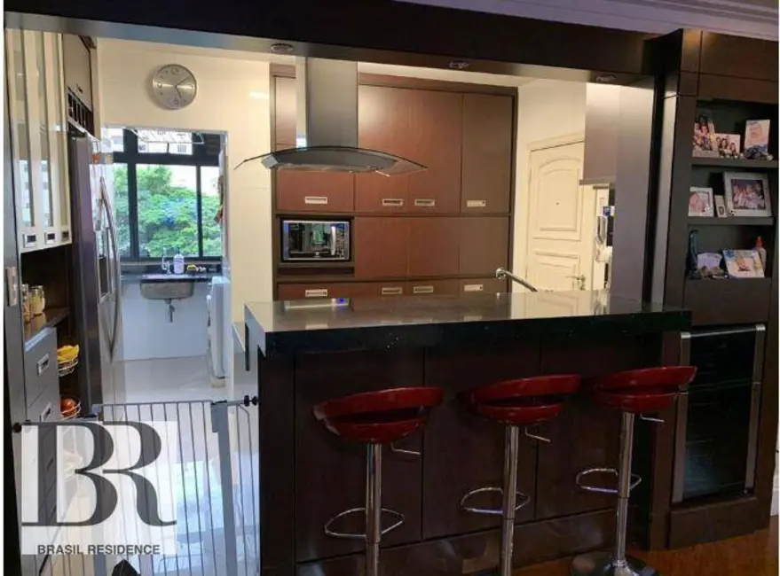 Apartamento com 3 quartos à venda, 117m2 em Aclimação, São Paulo - SP - imagem 2 Foto 2 de Apartamento com 3 quartos à venda, 117m2 em Aclimação, São Paulo - SP