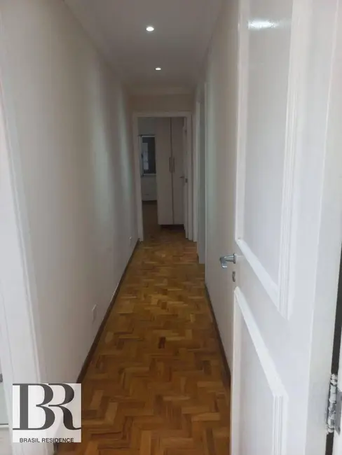 Apartamento com 3 quartos à venda e para alugar, 242m2 em Itaim Bibi, São Paulo - SP - imagem 9 Foto 9 de Apartamento com 3 quartos à venda e para alugar, 242m2 em Itaim Bibi, São Paulo - SP