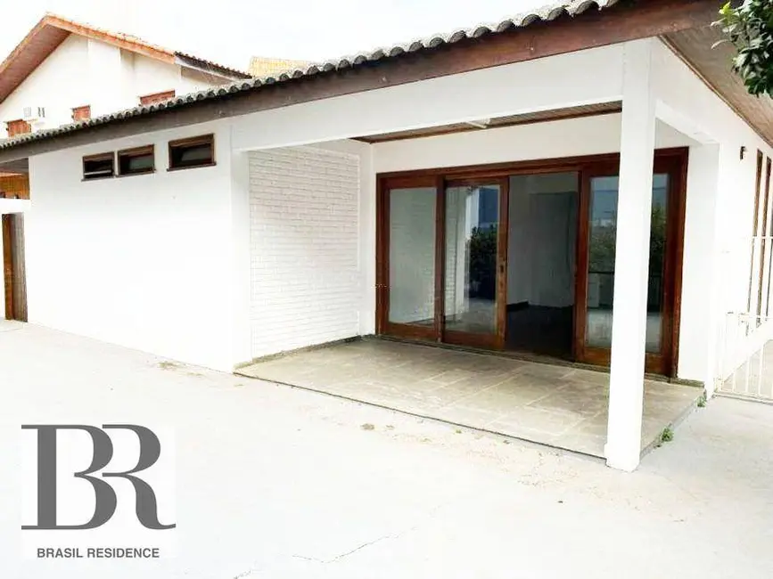 Foto 1 de Casa com 4 quartos à venda, 230m2 em Santana De Parnaiba - SP