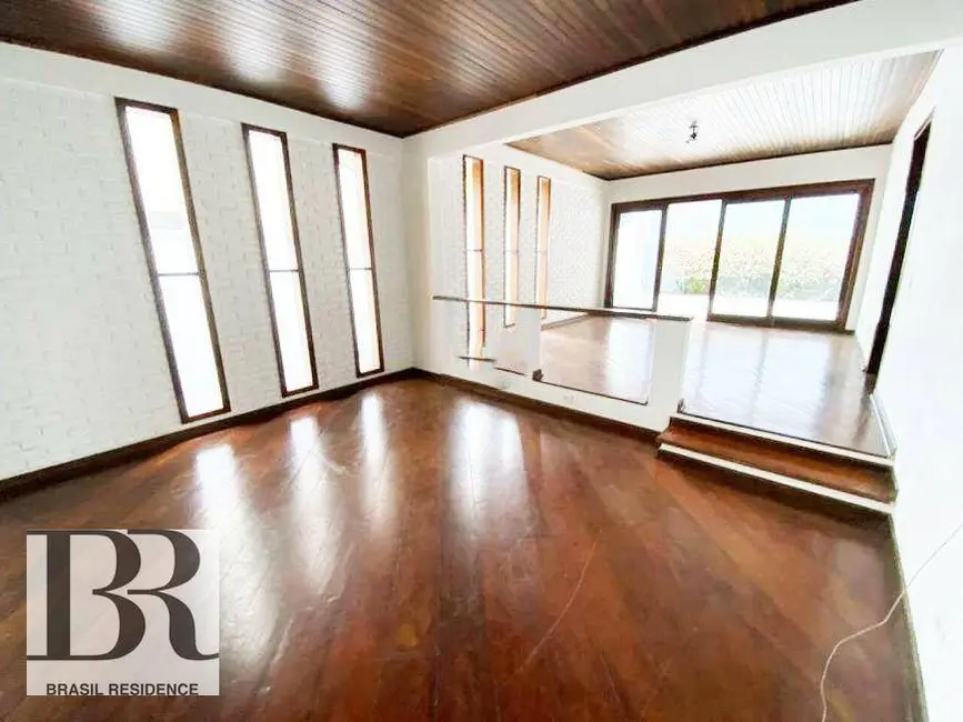 Foto 3 de Casa com 4 quartos à venda, 230m2 em Santana De Parnaiba - SP