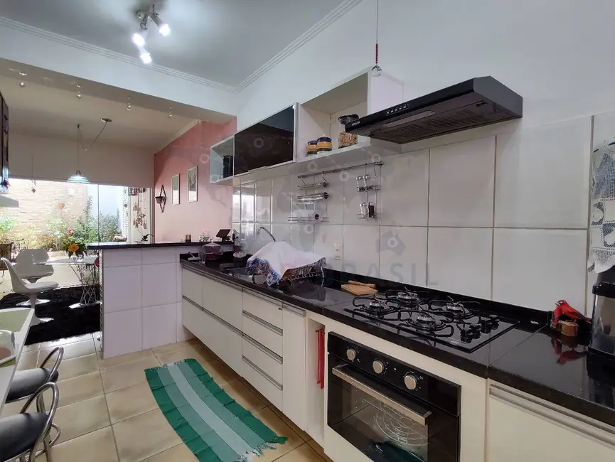 Foto 9 de Casa com 2 quartos à venda, 200m2 em Vila Souto, Bauru - SP