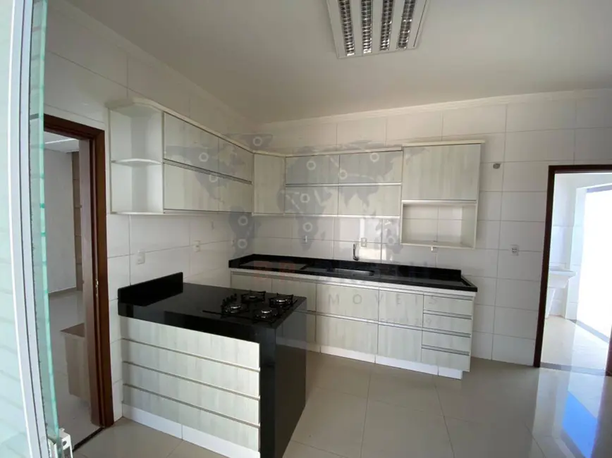 Foto 9 de Casa com 3 quartos à venda, 300m2 em Centro, Piratininga - SP