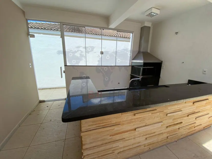 Foto 6 de Casa com 3 quartos à venda, 300m2 em Centro, Piratininga - SP