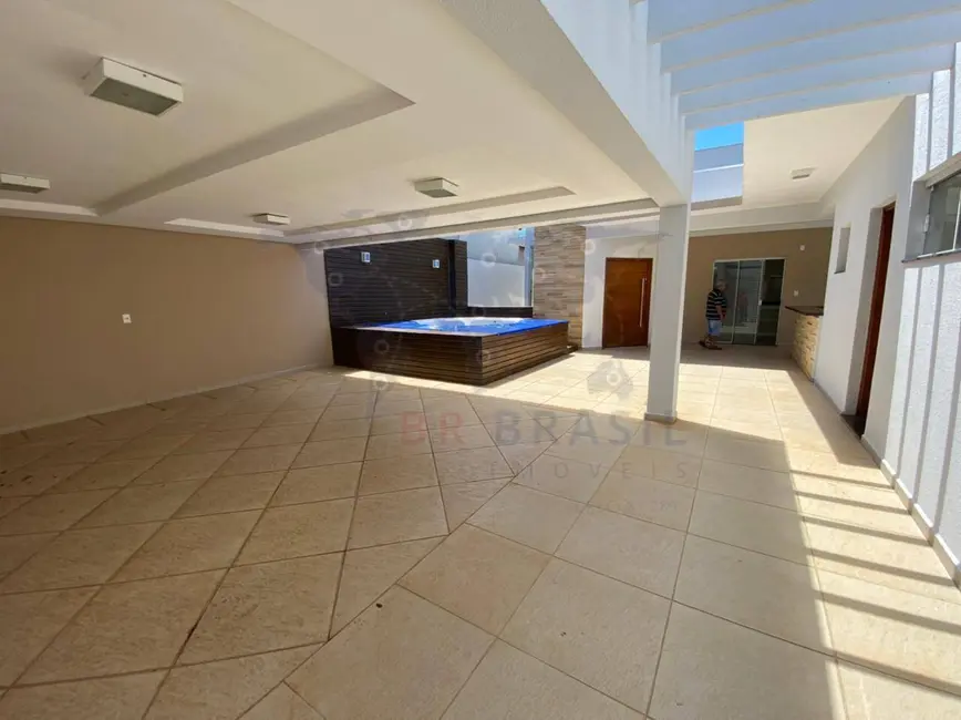 Foto 4 de Casa com 3 quartos à venda, 300m2 em Centro, Piratininga - SP