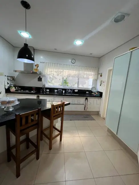 Foto 9 de Casa de Condomínio com 4 quartos à venda, 360m2 em Residencial Villaggio II, Bauru - SP