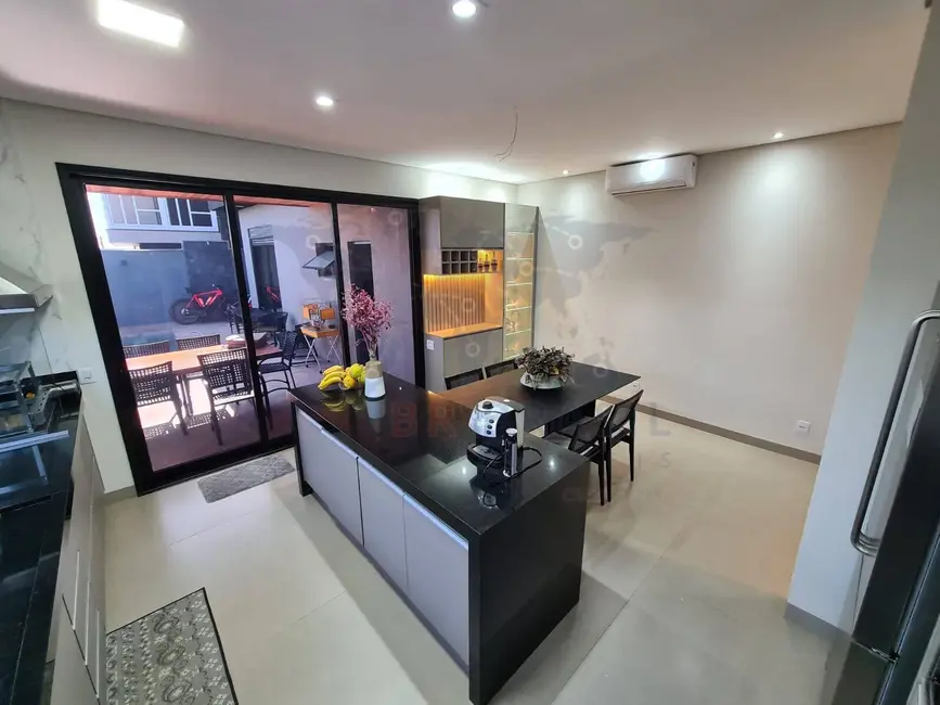 Foto 9 de Casa de Condomínio com 3 quartos à venda, 340m2 em Piratininga - SP