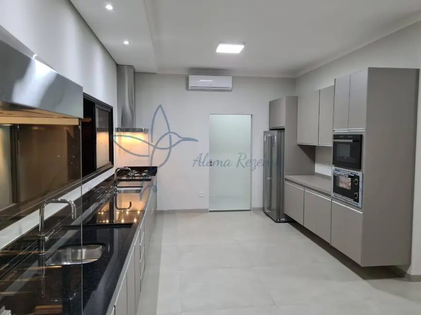 Casa de Condomínio com 3 quartos à venda e para alugar, 300m2 em Piratininga - SP - imagem 6 Foto 6 de Casa de Condomínio com 3 quartos à venda e para alugar, 300m2 em Piratininga - SP