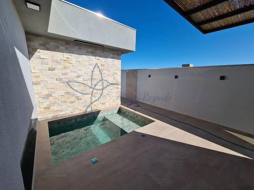 Casa de Condomínio com 3 quartos à venda e para alugar, 300m2 em Piratininga - SP - imagem 2 Foto 2 de Casa de Condomínio com 3 quartos à venda e para alugar, 300m2 em Piratininga - SP