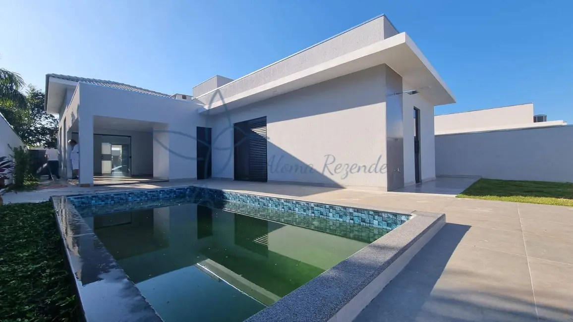 Foto 1 de Casa de Condomínio com 3 quartos à venda, 450m2 em Piratininga - SP
