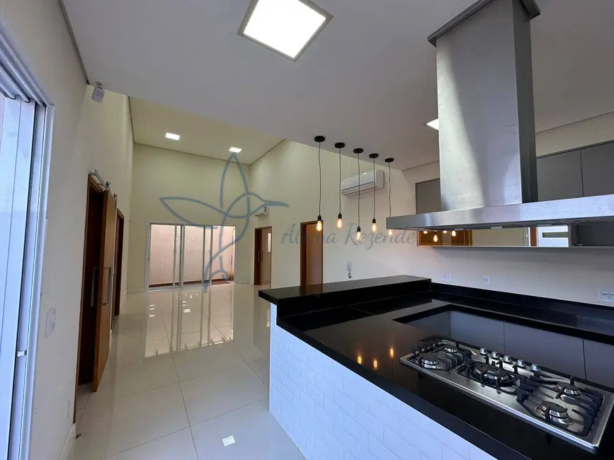 Foto 4 de Casa de Condomínio com 4 quartos à venda em Piratininga - SP