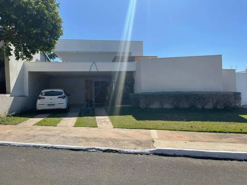 Foto 1 de Casa de Condomínio com 4 quartos à venda em Piratininga - SP