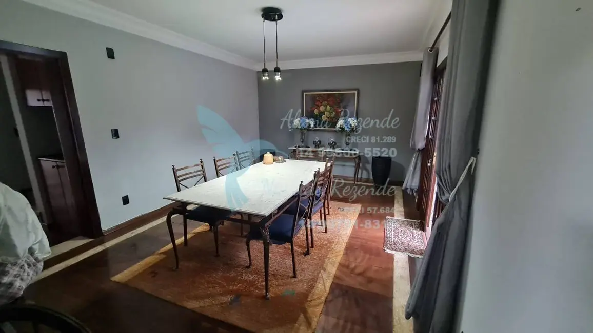 Casa com 5 quartos à venda, 300m2 em Bauru - SP - imagem 3 Foto 3 de Casa com 5 quartos à venda, 300m2 em Bauru - SP