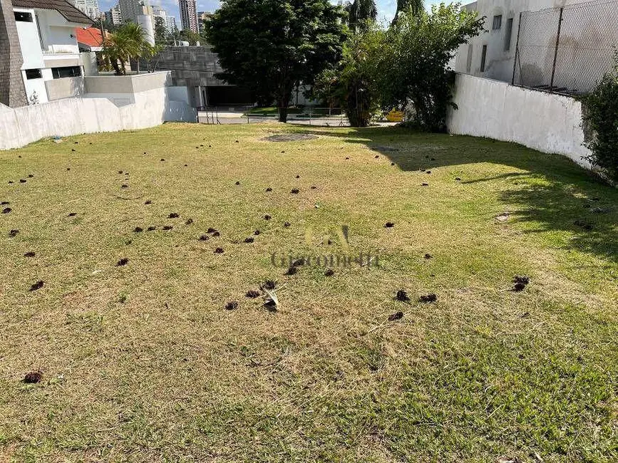 Foto 2 de Terreno / Lote à venda, 560m2 em Barueri - SP