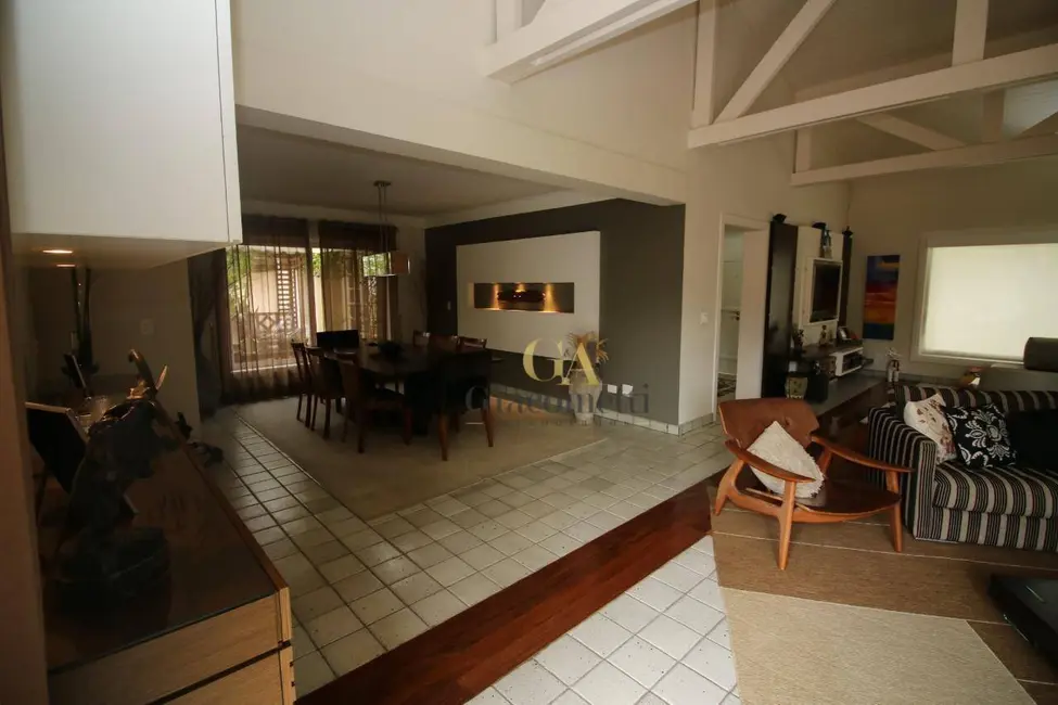 Casa de Condomínio com 4 quartos à venda, 1380m2 em Morada das Flores (Aldeia da Serra), Santana De Parnaiba - SP - imagem 9 Foto 9 de Casa de Condomínio com 4 quartos à venda, 1380m2 em Morada das Flores (Aldeia da Serra), Santana De Parnaiba - SP