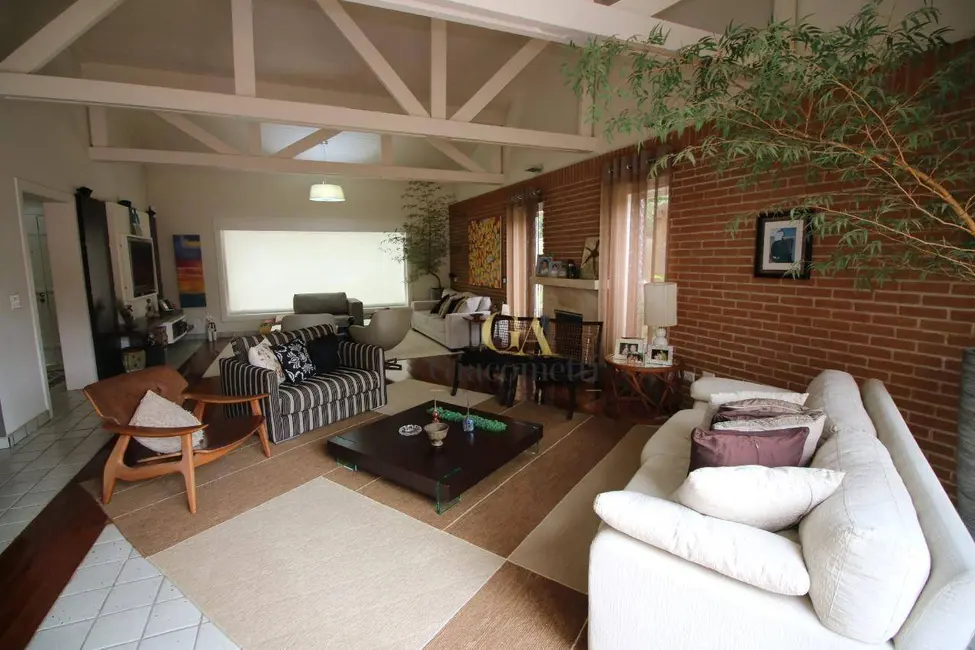 Casa de Condomínio com 4 quartos à venda, 1380m2 em Morada das Flores (Aldeia da Serra), Santana De Parnaiba - SP - imagem 8 Foto 8 de Casa de Condomínio com 4 quartos à venda, 1380m2 em Morada das Flores (Aldeia da Serra), Santana De Parnaiba - SP