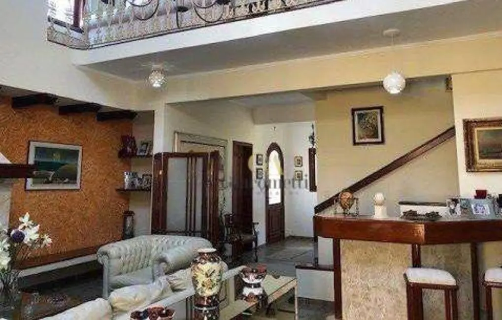 Casa de Condomínio com 4 quartos à venda, 660m2 em Morada dos Pinheiros (Aldeia da Serra), Santana De Parnaiba - SP - imagem 3 Foto 3 de Casa de Condomínio com 4 quartos à venda, 660m2 em Morada dos Pinheiros (Aldeia da Serra), Santana De Parnaiba - SP