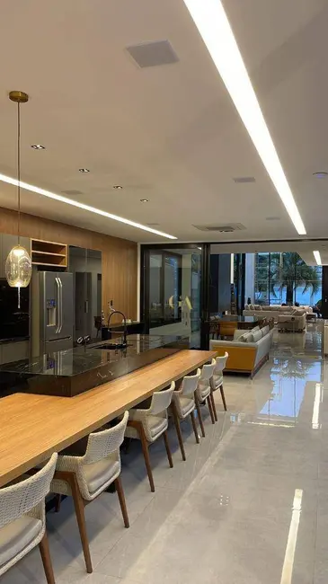 Casa de Condomínio com 7 quartos à venda, 1000m2 em Santana De Parnaiba - SP - imagem 2 Foto 2 de Casa de Condomínio com 7 quartos à venda, 1000m2 em Santana De Parnaiba - SP