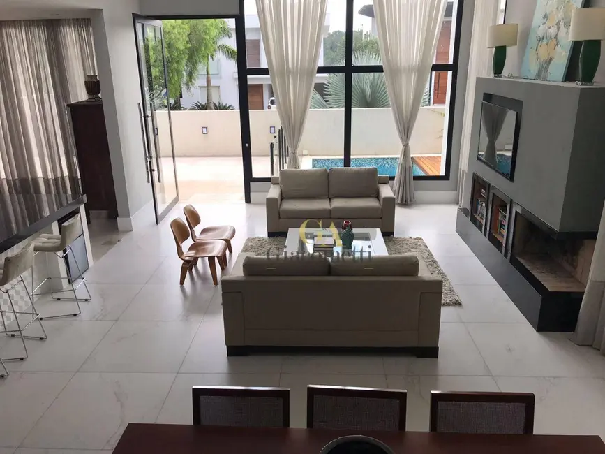 Foto 3 de Casa de Condomínio com 4 quartos para alugar, 420m2 em Alphaville, Santana De Parnaiba - SP