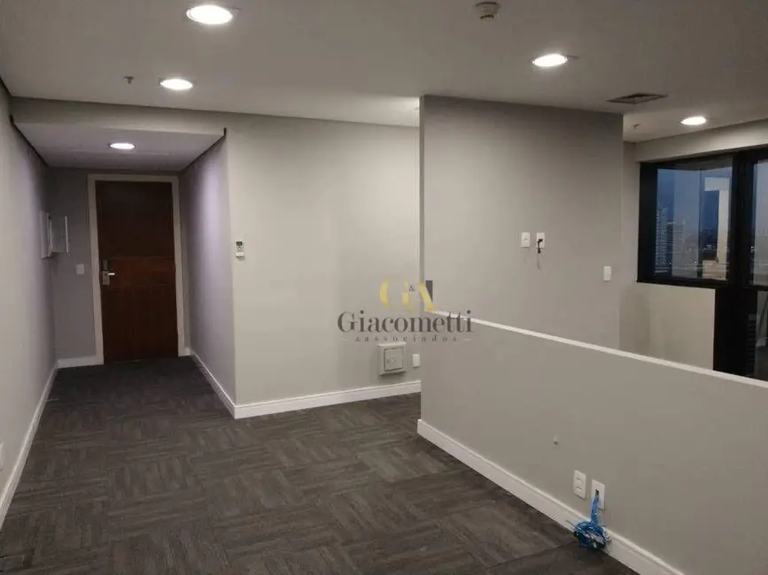 Sala Comercial para alugar, 51m2 em Alphaville Industrial, Barueri - SP - imagem 3 Foto 3 de Sala Comercial para alugar, 51m2 em Alphaville Industrial, Barueri - SP