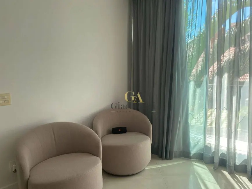 Foto 3 de Casa de Condomínio com 5 quartos para alugar, 340m2 em Santana De Parnaiba - SP