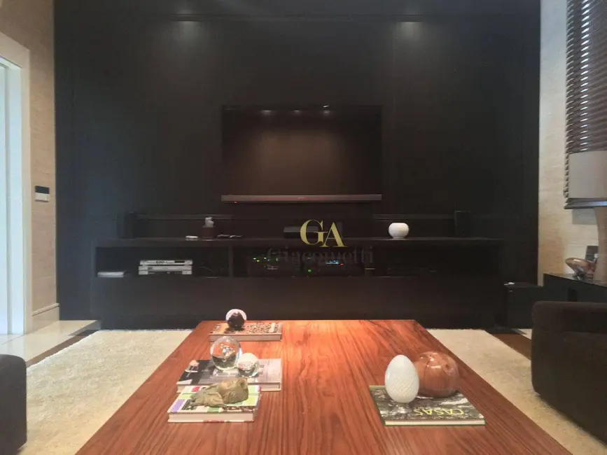 Casa de Condomínio com 6 quartos à venda, 1750m2 em Santana De Parnaiba - SP - imagem 7 Foto 7 de Casa de Condomínio com 6 quartos à venda, 1750m2 em Santana De Parnaiba - SP