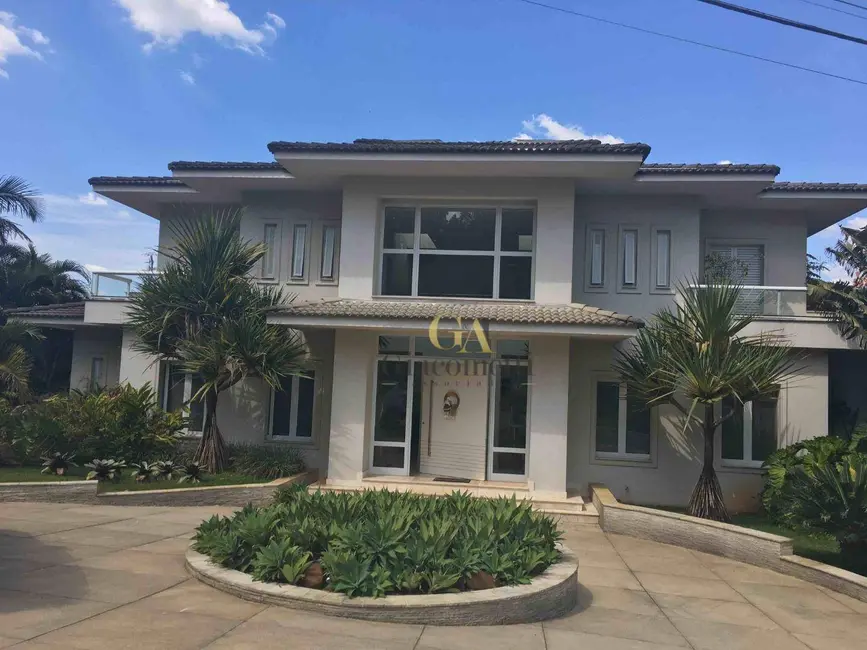 Casa de Condomínio com 6 quartos à venda, 1750m2 em Santana De Parnaiba - SP - imagem 1 Foto 1 de Casa de Condomínio com 6 quartos à venda, 1750m2 em Santana De Parnaiba - SP