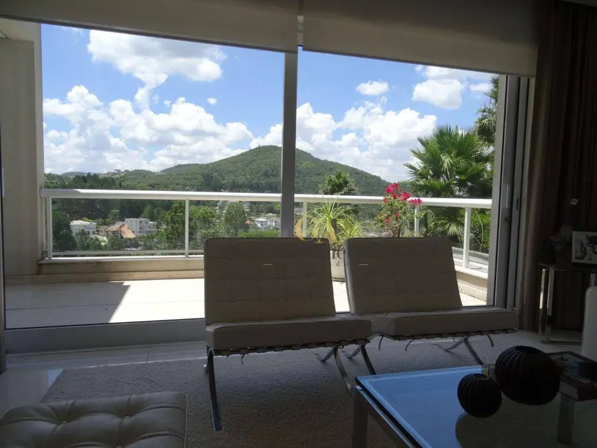 Casa de Condomínio com 6 quartos à venda, 1750m2 em Santana De Parnaiba - SP - imagem 3 Foto 3 de Casa de Condomínio com 6 quartos à venda, 1750m2 em Santana De Parnaiba - SP