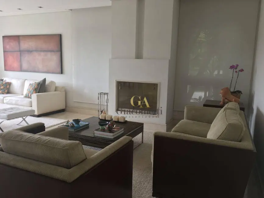 Casa de Condomínio com 6 quartos à venda, 1750m2 em Santana De Parnaiba - SP - imagem 4 Foto 4 de Casa de Condomínio com 6 quartos à venda, 1750m2 em Santana De Parnaiba - SP